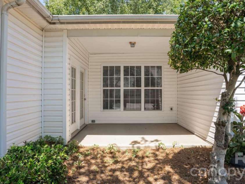 10305 Flat Stone Road, Charlotte, NC 28213.  MLS# CAR4410664, YatesRealty ID 51071. 