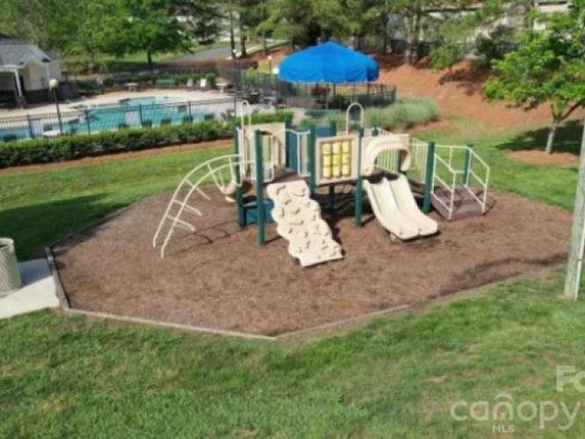 10305 Flat Stone Road, Charlotte, NC 28213.  MLS# CAR4410664, YatesRealty ID 51071. 