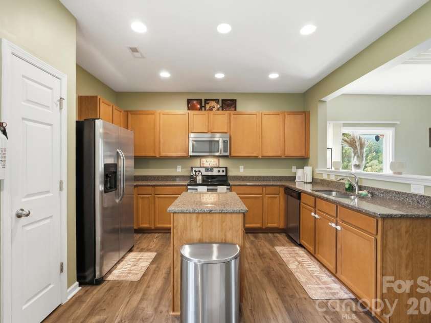 10216 Green Grass Road, Charlotte, NC 28227.  MLS# CAR4413520, YatesRealty ID 51074. 