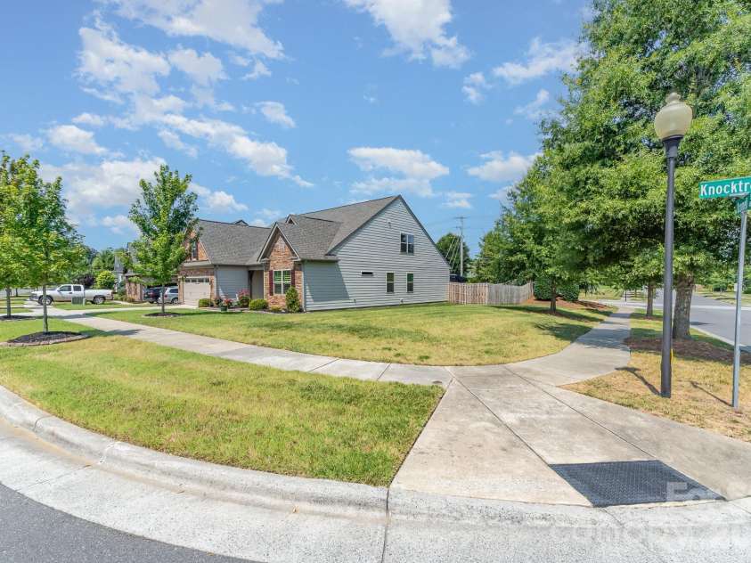 2010 Knocktree Drive, Indian Trail, NC 28079.  MLS# CAR4424411, YatesRealty ID 51076. 
