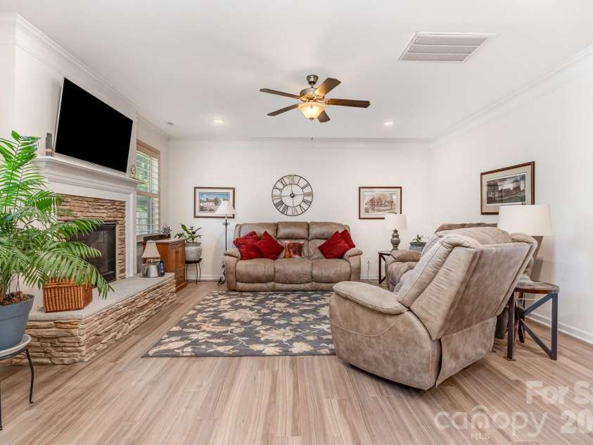 2010 Knocktree Drive, Indian Trail, NC 28079.  MLS# CAR4424411, YatesRealty ID 51076. 