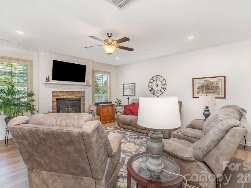 2010 Knocktree Drive, Indian Trail, NC 28079.  MLS# CAR4424411, YatesRealty ID 51076. 