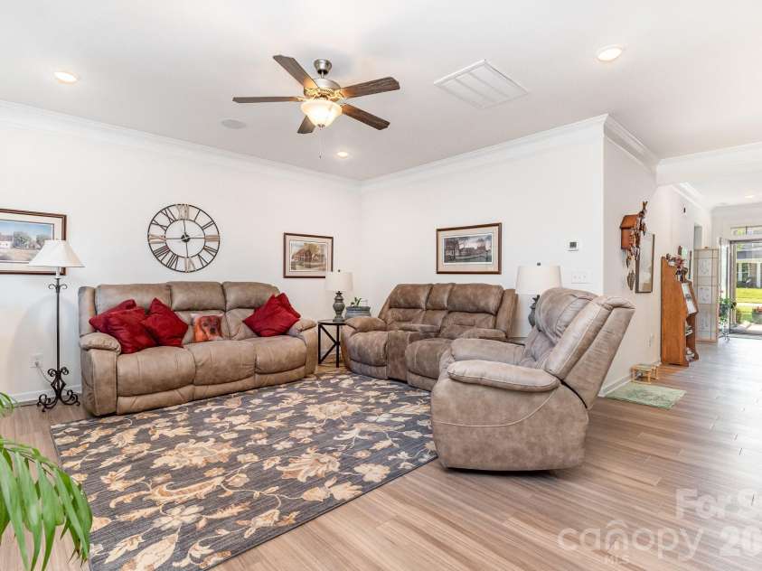2010 Knocktree Drive, Indian Trail, NC 28079.  MLS# CAR4424411, YatesRealty ID 51076. 