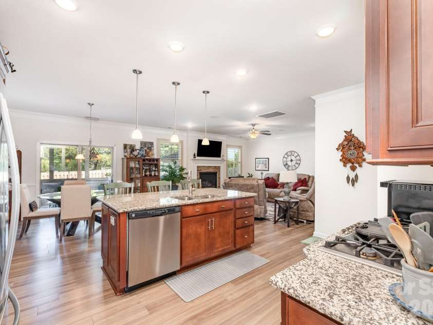 2010 Knocktree Drive, Indian Trail, NC 28079.  MLS# CAR4424411, YatesRealty ID 51076. 