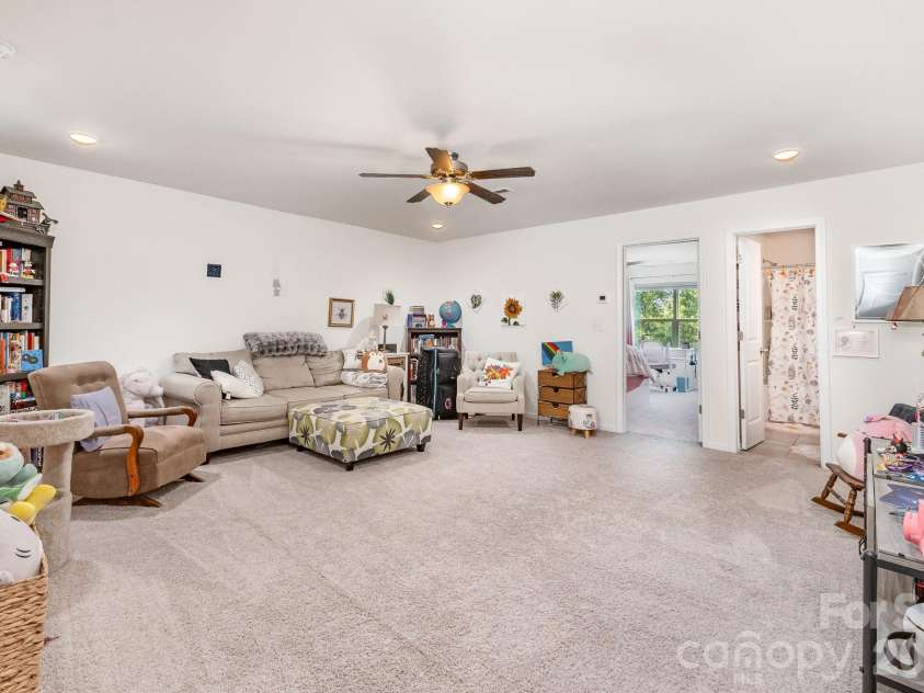 2010 Knocktree Drive, Indian Trail, NC 28079.  MLS# CAR4424411, YatesRealty ID 51076. 