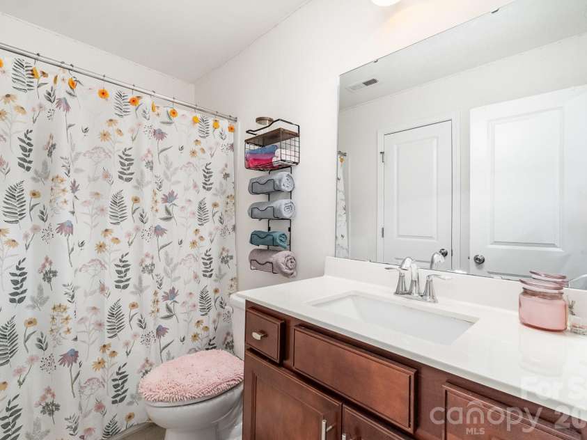 2010 Knocktree Drive, Indian Trail, NC 28079.  MLS# CAR4424411, YatesRealty ID 51076. 