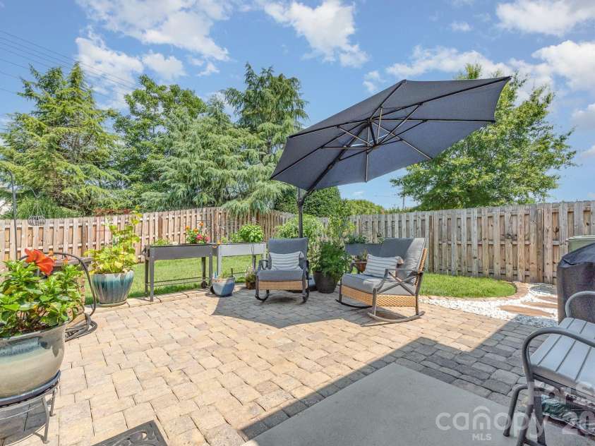 2010 Knocktree Drive, Indian Trail, NC 28079.  MLS# CAR4424411, YatesRealty ID 51076. 
