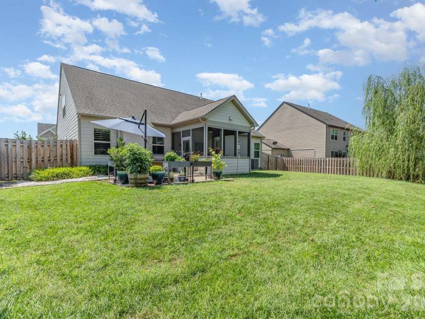 2010 Knocktree Drive, Indian Trail, NC 28079.  MLS# CAR4424411, YatesRealty ID 51076. 