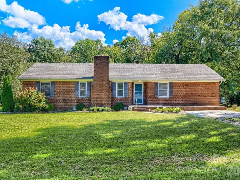 506 Goldmoor Drive, Concord, NC 28025.  MLS# CAR4425256, YatesRealty ID 51077. Front