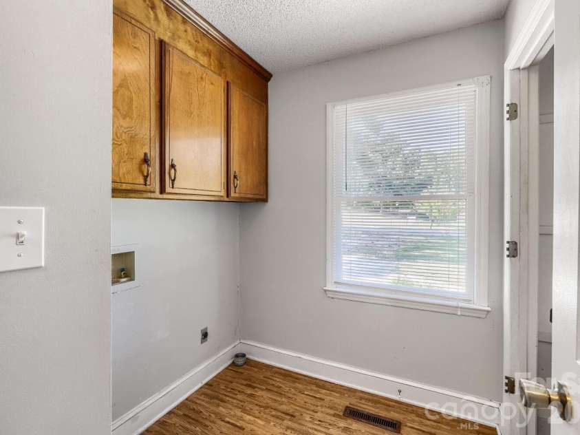 506 Goldmoor Drive, Concord, NC 28025.  MLS# CAR4425256, YatesRealty ID 51077. Laundry