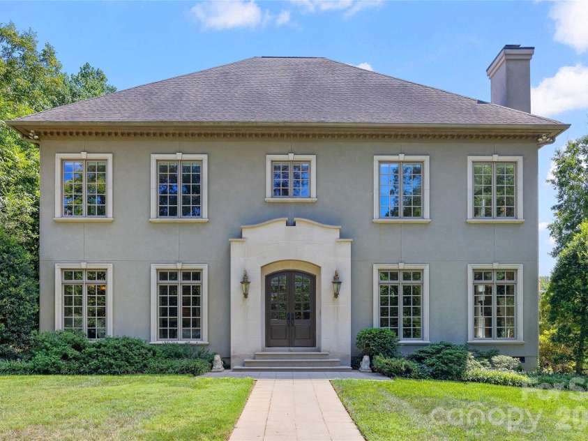 925 Harvard Place, Charlotte, NC 28207.  MLS# CAR4423557, YatesRealty ID 51078. 