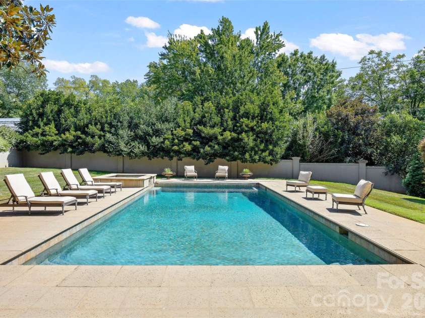 925 Harvard Place, Charlotte, NC 28207.  MLS# CAR4423557, YatesRealty ID 51078. 