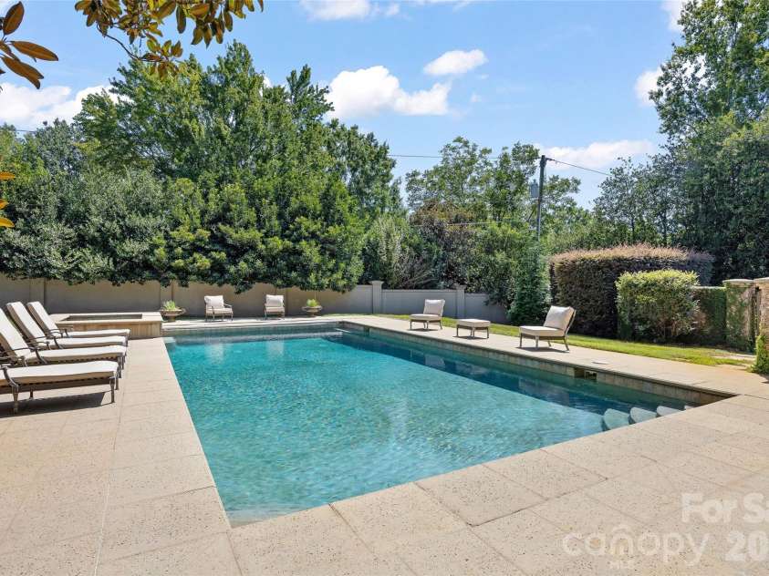 925 Harvard Place, Charlotte, NC 28207.  MLS# CAR4423557, YatesRealty ID 51078. 