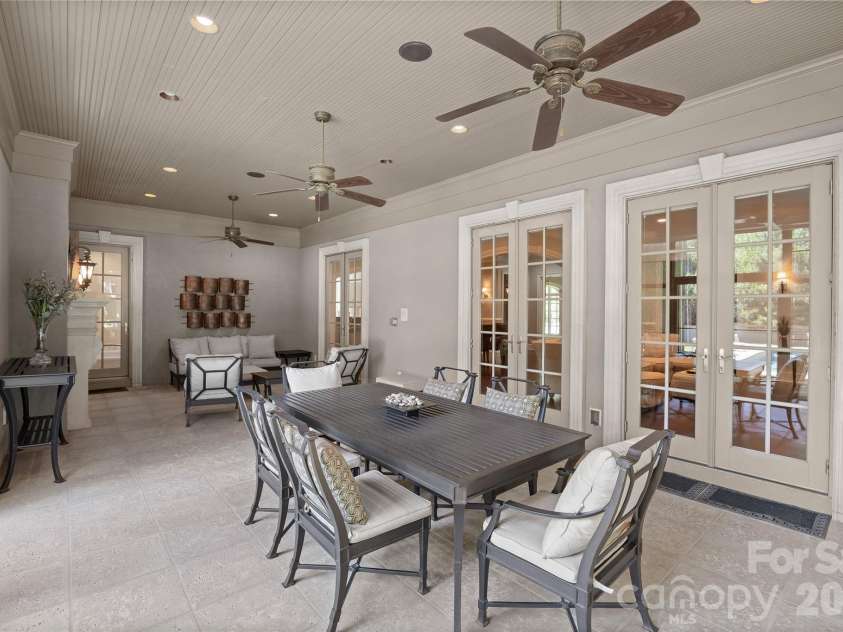 925 Harvard Place, Charlotte, NC 28207.  MLS# CAR4423557, YatesRealty ID 51078. 