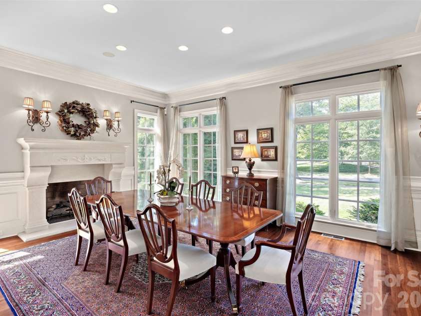 925 Harvard Place, Charlotte, NC 28207.  MLS# CAR4423557, YatesRealty ID 51078. 