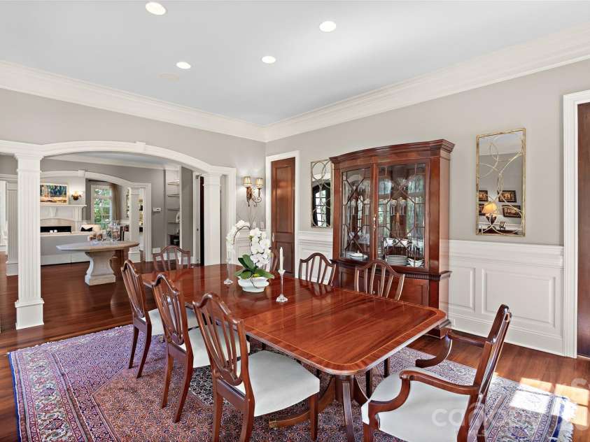 925 Harvard Place, Charlotte, NC 28207.  MLS# CAR4423557, YatesRealty ID 51078. 