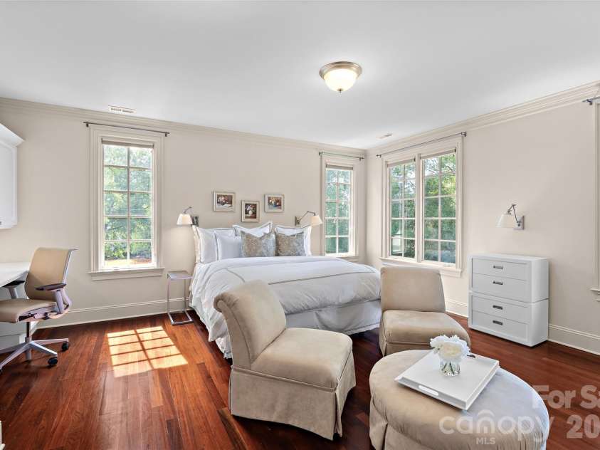 925 Harvard Place, Charlotte, NC 28207.  MLS# CAR4423557, YatesRealty ID 51078. 