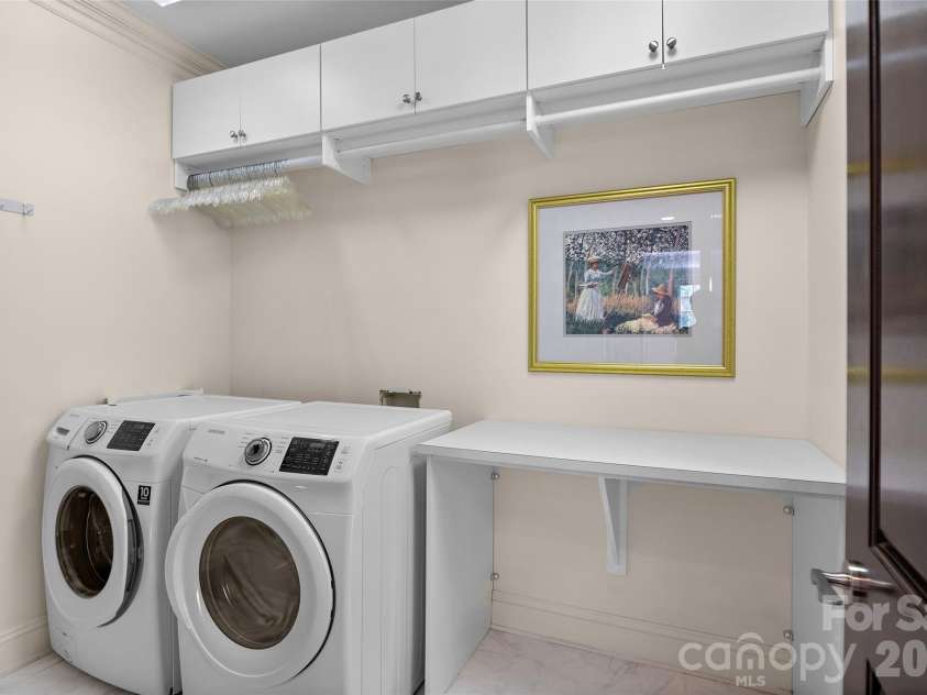 925 Harvard Place, Charlotte, NC 28207.  MLS# CAR4423557, YatesRealty ID 51078. 