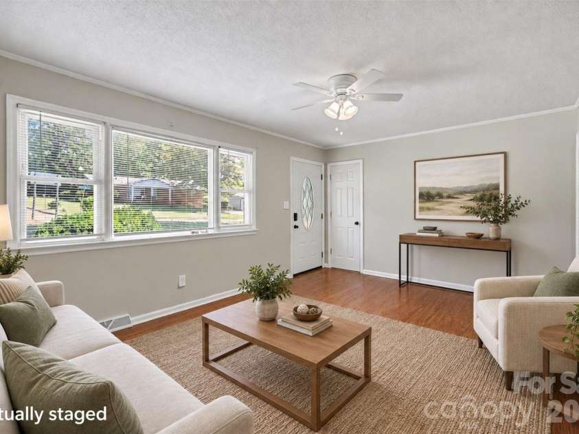 829 Vancouver Lane, Gastonia, NC 28052.  MLS# CAR4424642, YatesRealty ID 51079. 