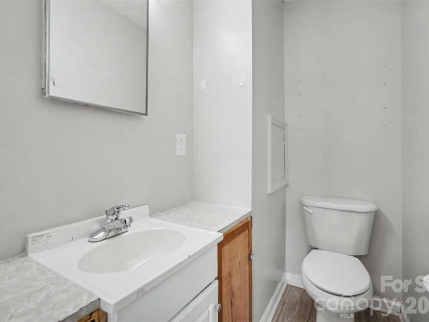 829 Vancouver Lane, Gastonia, NC 28052.  MLS# CAR4424642, YatesRealty ID 51079. 
