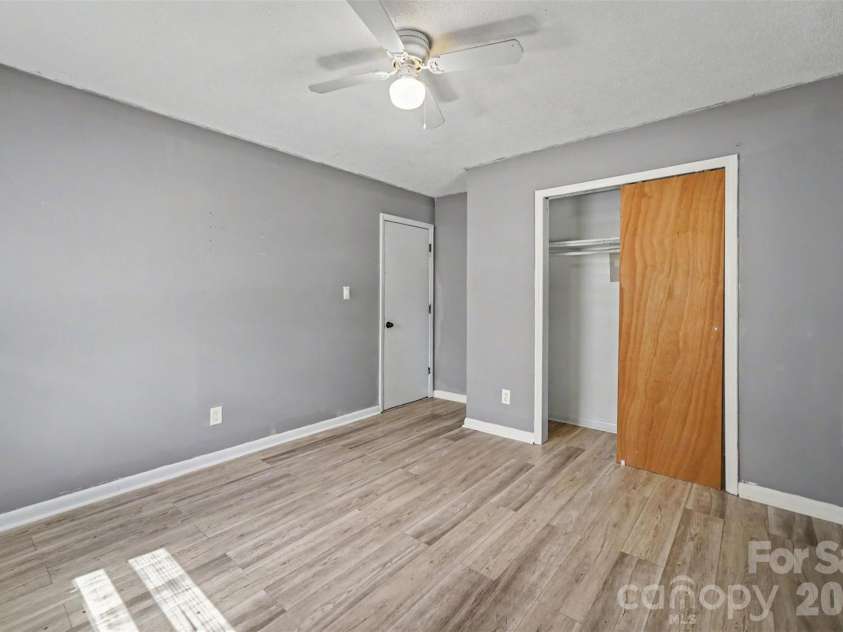 829 Vancouver Lane, Gastonia, NC 28052.  MLS# CAR4424642, YatesRealty ID 51079. 
