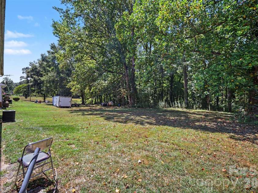 829 Vancouver Lane, Gastonia, NC 28052.  MLS# CAR4424642, YatesRealty ID 51079. 