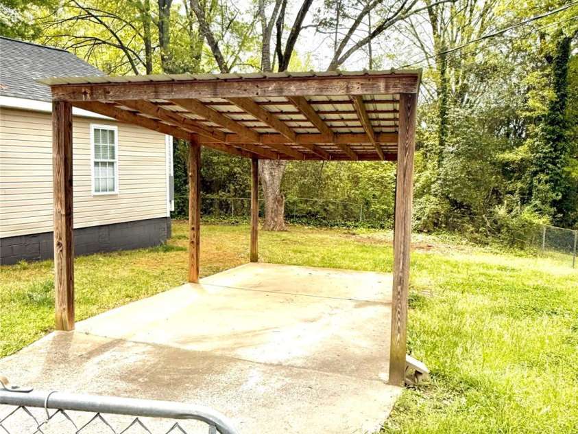 207 Morris Street, Kings Mountain, NC 28086.  MLS# CAR4245414, YatesRealty ID 5108. 