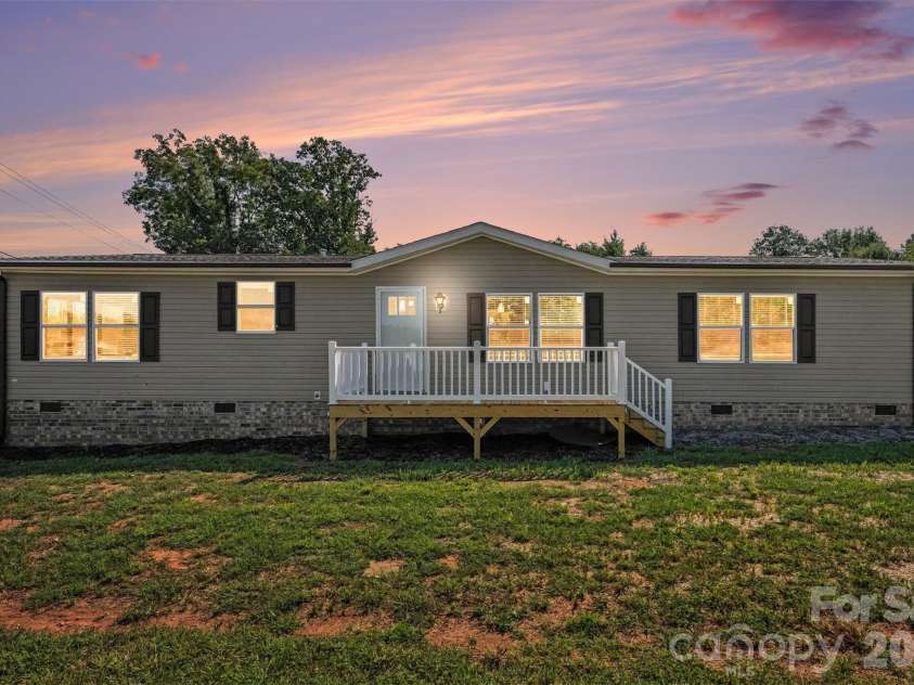 801 EagleView Lane, Lawndale, NC 28090.  MLS# CAR4424870, YatesRealty ID 51080. 