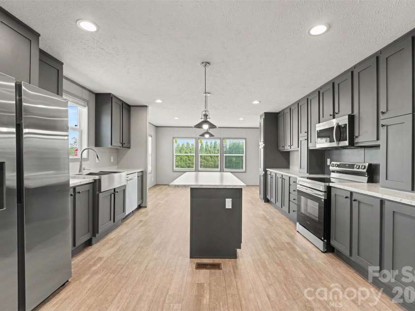 801 EagleView Lane, Lawndale, NC 28090.  MLS# CAR4424870, YatesRealty ID 51080. 