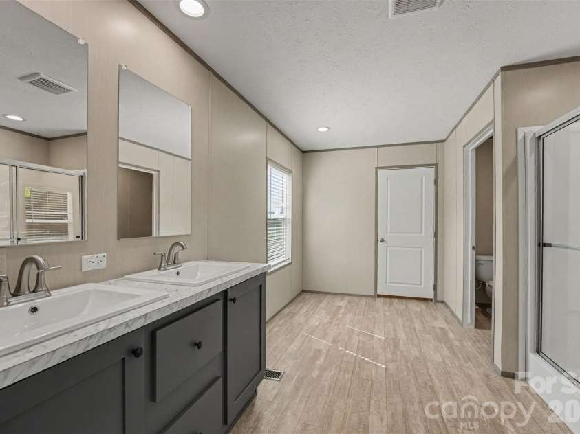 801 EagleView Lane, Lawndale, NC 28090.  MLS# CAR4424870, YatesRealty ID 51080. 