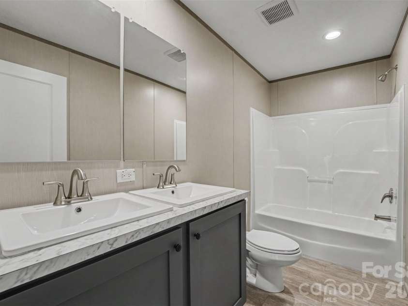 801 EagleView Lane, Lawndale, NC 28090.  MLS# CAR4424870, YatesRealty ID 51080. 