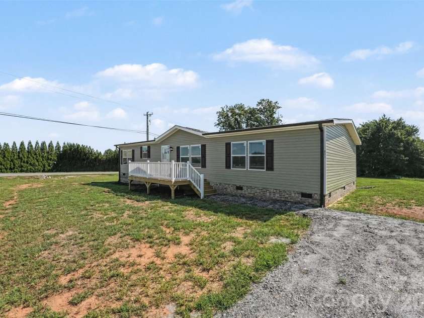 801 EagleView Lane, Lawndale, NC 28090.  MLS# CAR4424870, YatesRealty ID 51080. 