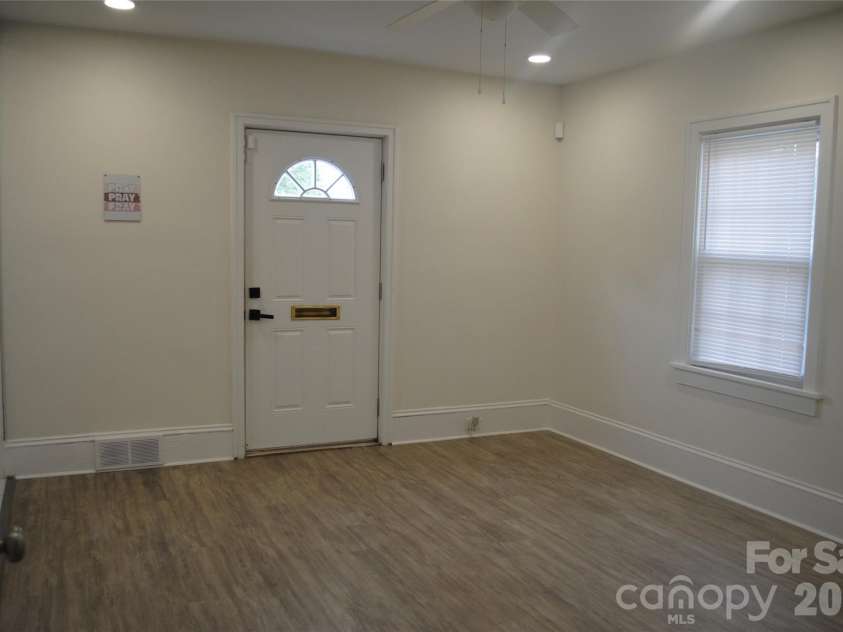 636 Statesville Boulevard, Salisbury, NC 28144.  MLS# CAR4423760, YatesRealty ID 51081. 