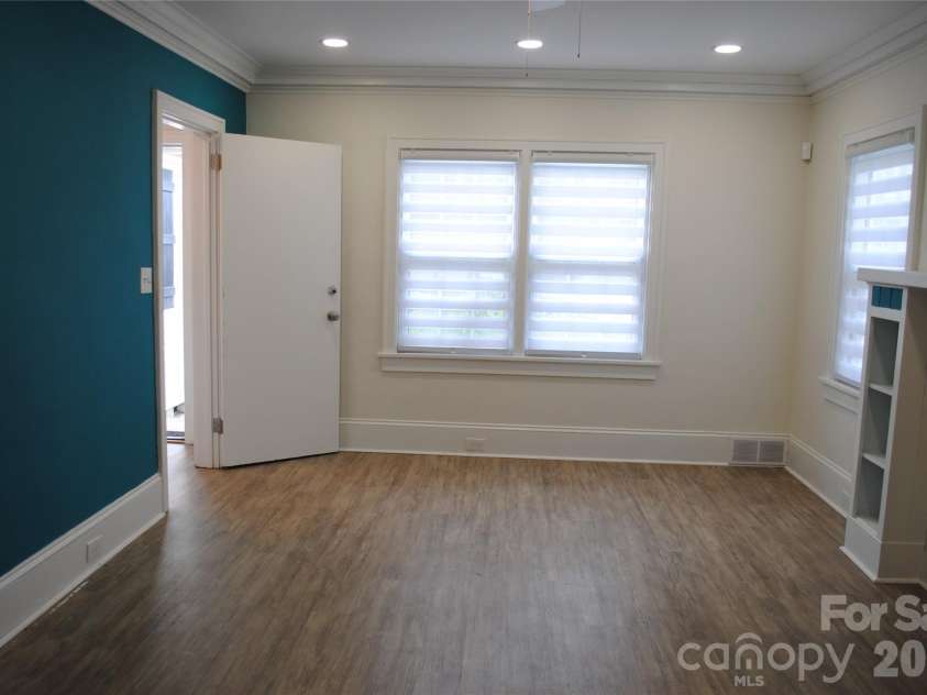 636 Statesville Boulevard, Salisbury, NC 28144.  MLS# CAR4423760, YatesRealty ID 51081. 