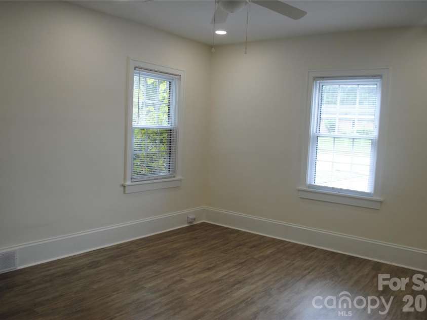 636 Statesville Boulevard, Salisbury, NC 28144.  MLS# CAR4423760, YatesRealty ID 51081. 