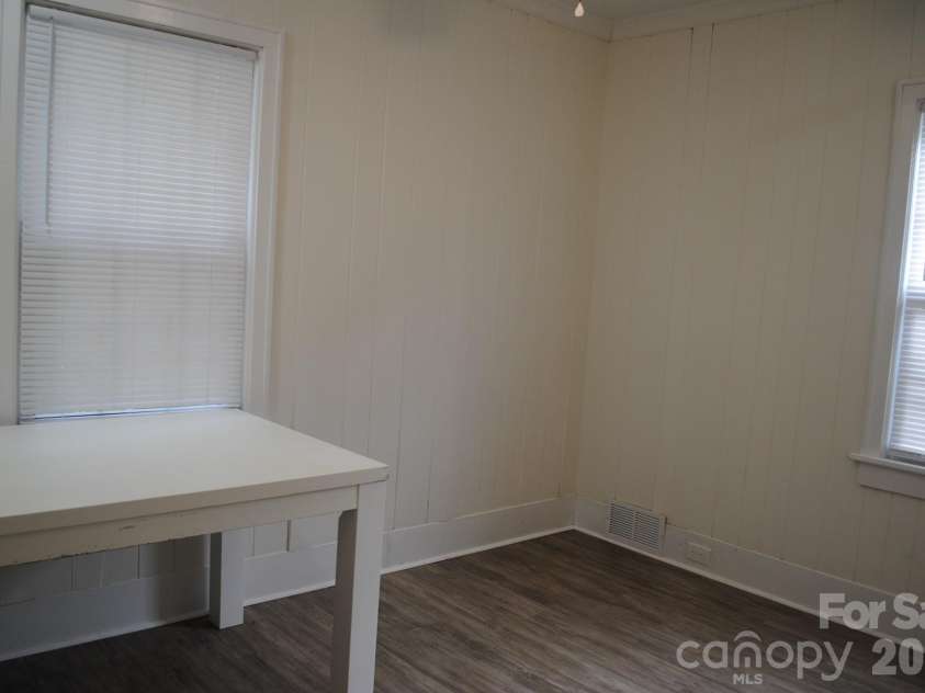 636 Statesville Boulevard, Salisbury, NC 28144.  MLS# CAR4423760, YatesRealty ID 51081. 