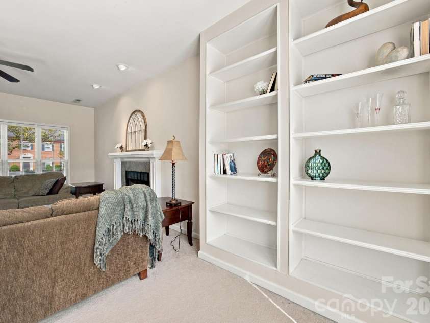 2807 Edgebrook Circle, Matthews, NC 28105.  MLS# CAR4424459, YatesRealty ID 51082. Custom Display Shelves