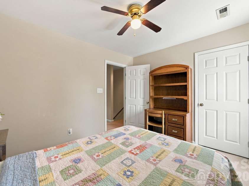 2807 Edgebrook Circle, Matthews, NC 28105.  MLS# CAR4424459, YatesRealty ID 51082. Measures 11'2 x 9'11
