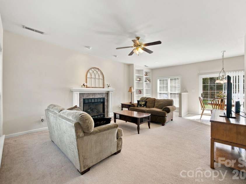 2807 Edgebrook Circle, Matthews, NC 28105.  MLS# CAR4424459, YatesRealty ID 51082. Measures 14'7 x 22'11