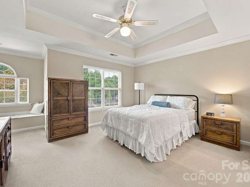 2807 Edgebrook Circle, Matthews, NC 28105.  MLS# CAR4424459, YatesRealty ID 51082. Primary Suite Up
