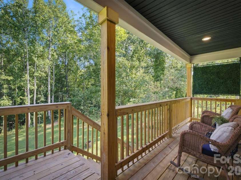 1013 37th Street, Hickory, NC 28602.  MLS# CAR4420587, YatesRealty ID 51083. 