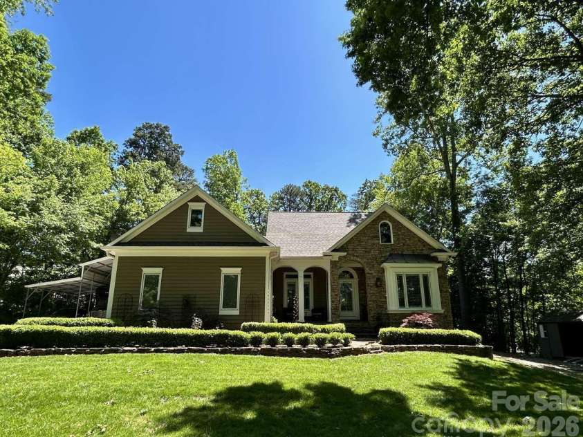8152 Deep Water Lane, Denver, NC 28037.  MLS# CAR4424128, YatesRealty ID 51086. 