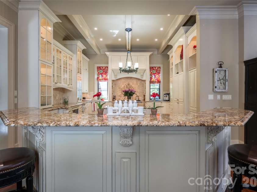 204 Secluded Hills Lane, Arden, NC 28704.  MLS# CAR4423325, YatesRealty ID 51088. 