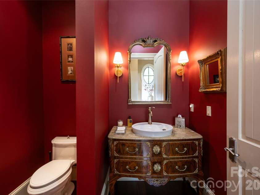 204 Secluded Hills Lane, Arden, NC 28704.  MLS# CAR4423325, YatesRealty ID 51088. 
