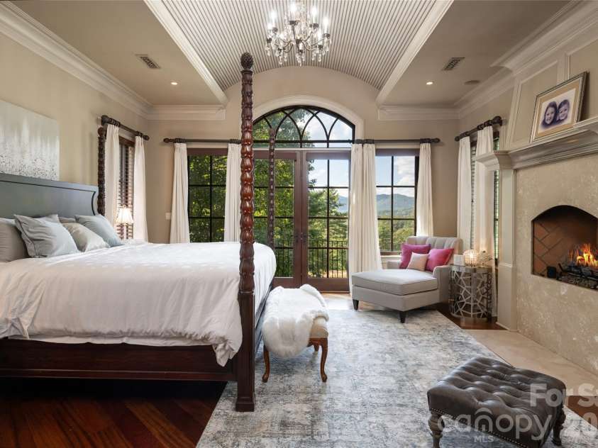 204 Secluded Hills Lane, Arden, NC 28704.  MLS# CAR4423325, YatesRealty ID 51088. 