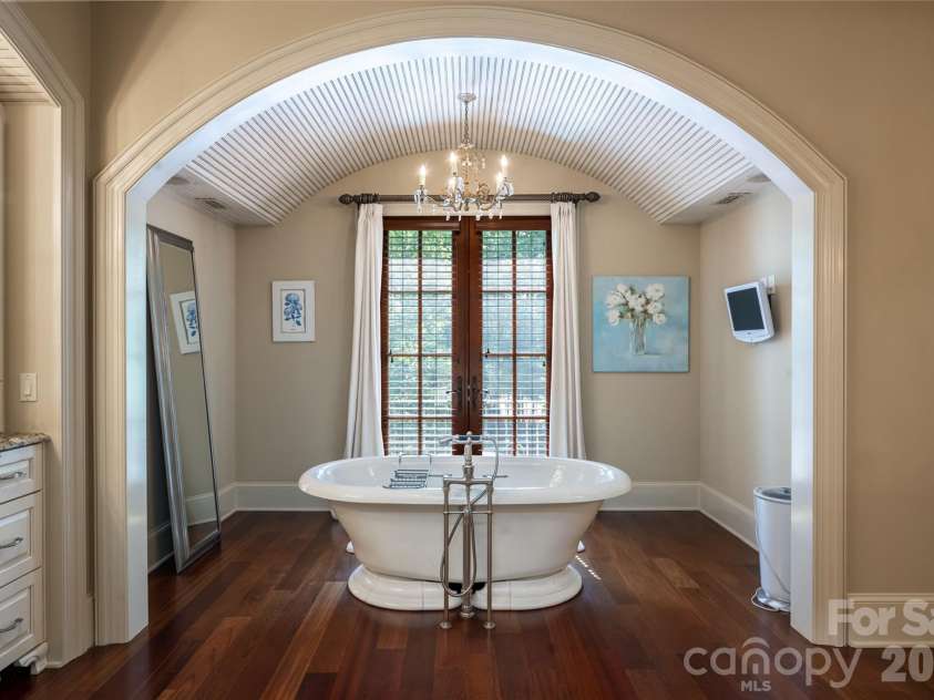 204 Secluded Hills Lane, Arden, NC 28704.  MLS# CAR4423325, YatesRealty ID 51088. 