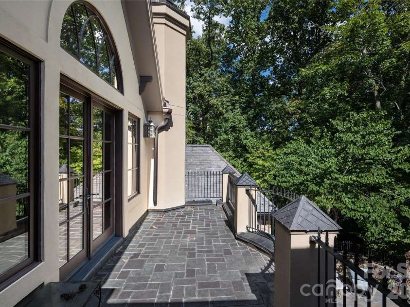 204 Secluded Hills Lane, Arden, NC 28704.  MLS# CAR4423325, YatesRealty ID 51088. 