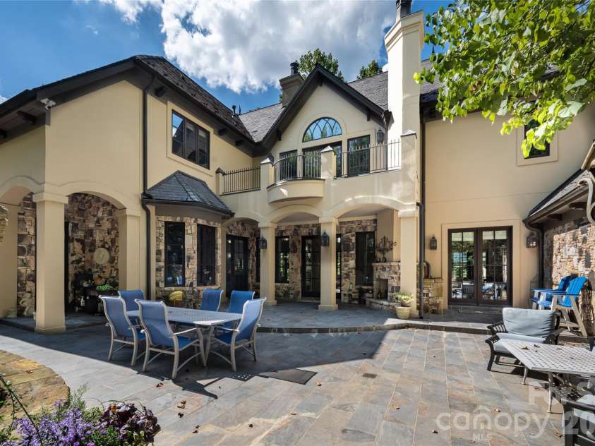204 Secluded Hills Lane, Arden, NC 28704.  MLS# CAR4423325, YatesRealty ID 51088. 