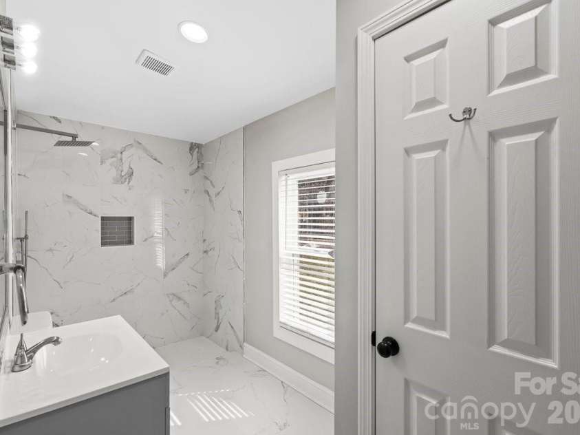 207 Fairdale Street, Kings Mountain, NC 28086.  MLS# CAR4350366, YatesRealty ID 5109. 