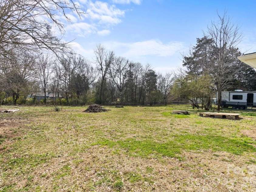 207 Fairdale Street, Kings Mountain, NC 28086.  MLS# CAR4350366, YatesRealty ID 5109. 